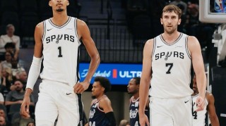 开云体育下载-雷霆vs马刺前瞻：能否四杀雷霆？文班亚马成马刺胜负关键