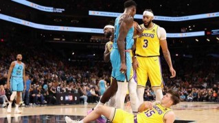 火爆的戴维斯状态依旧，愤怒的贝弗利难挽局面