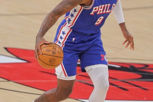 开云-下半场有些乏力！乔治11中5拿到14分7板2助 下半场仅得2分